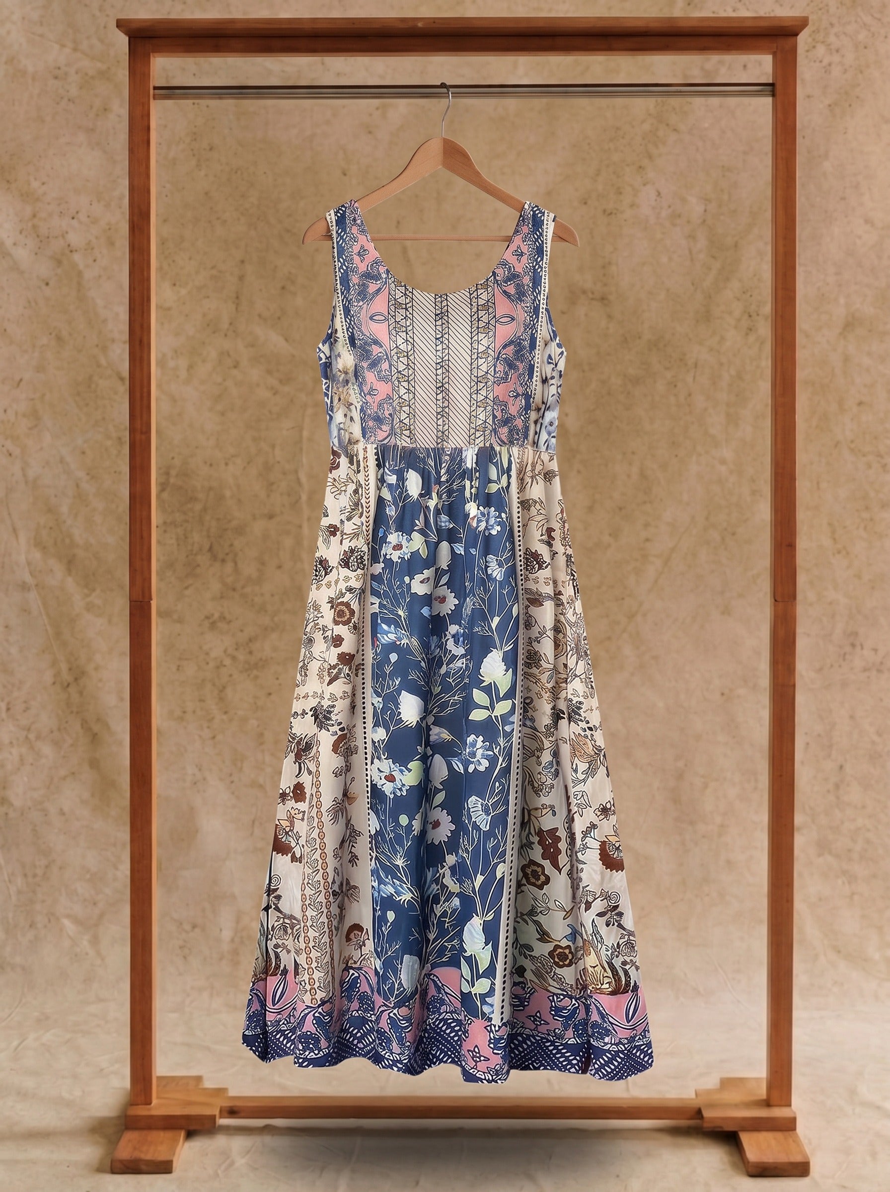 Lorelei Sleeveless Midi Dress in Porcelain Garden